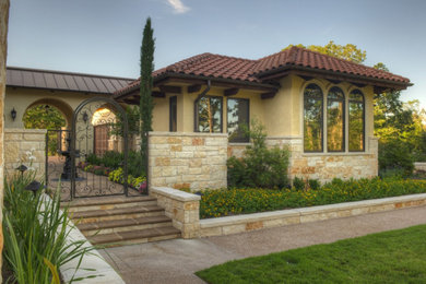 Exterior home photo in Houston