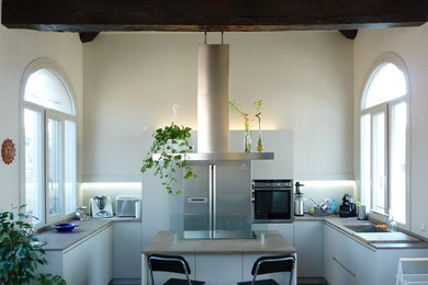 Esempio di una cucina minimalista