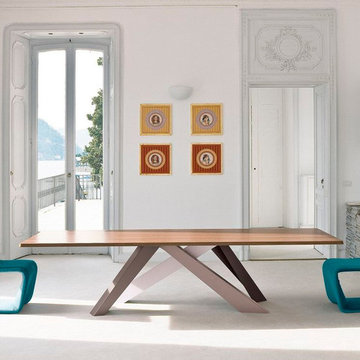 Selling: Big Table, Venere Chair