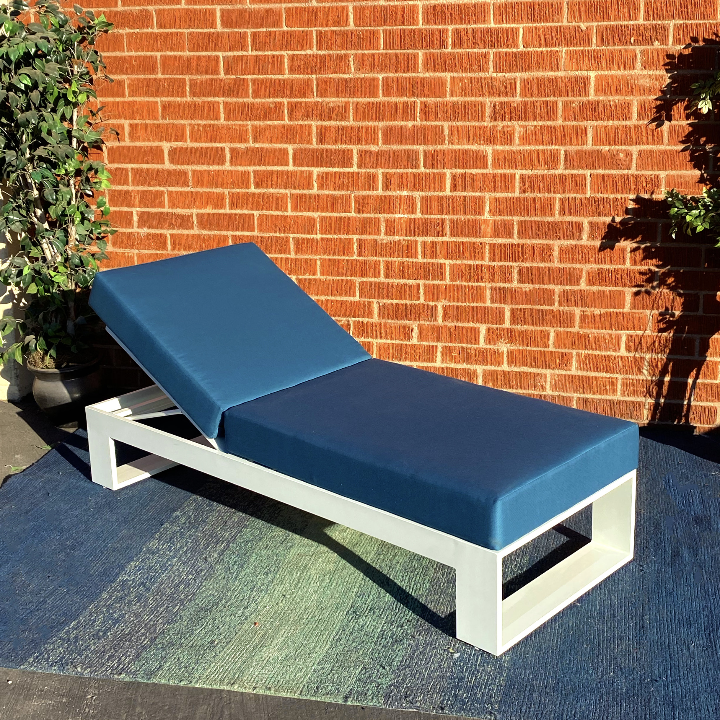 Hampton Chaise Lounge - Contemporary - Outdoor Chaise Lounges - by