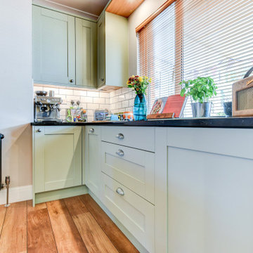Classic British Kitchen in Brighton, East Sussex