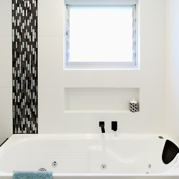Black and White Bathroom, Baulkham Hills