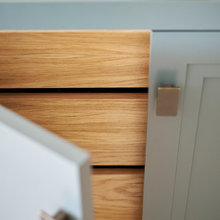 Knobs and pulls for kitchen and bath
