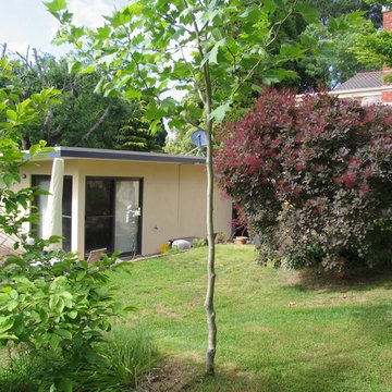 Secondary dwelling in garden