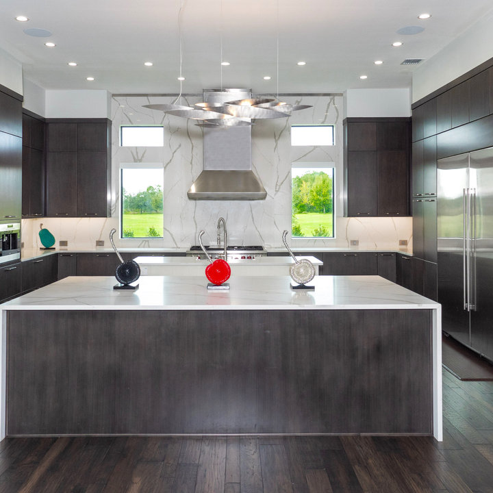 Linear Kitchen - Photos & Ideas | Houzz