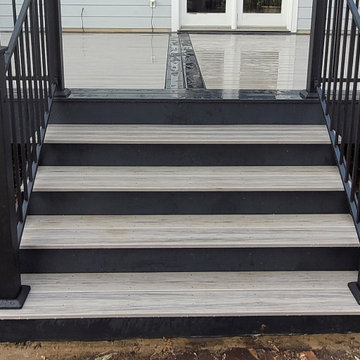 Closed Steps with Striking Contrast