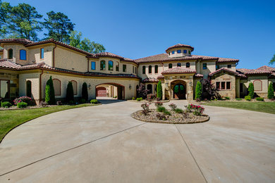 Inspiration for a timeless exterior home remodel in Little Rock