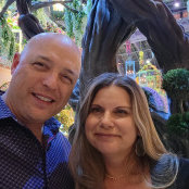 Foto von Patrick and Erin Schlehr