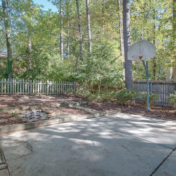Echo Cliff Court