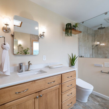 Woodwork master bathroom