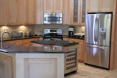 Inspiration for a contemporary kitchen remodel in Tampa