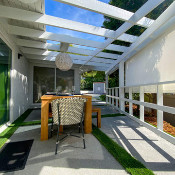 Sunroom Transition to Outdoor Dining