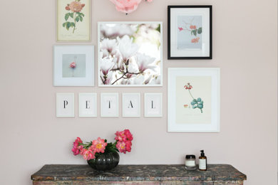 Home design - small shabby-chic style home design idea in London