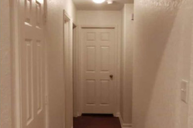 Example of a classic hallway design in Houston