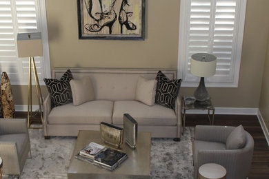 Example of a transitional living room design in Los Angeles