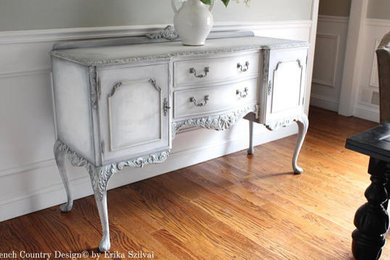 Antique Serpentine Front Queen Anne Style French Country Buffet Sideboard