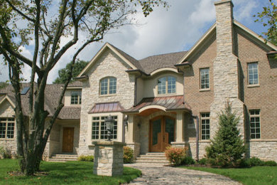 Example of a classic home design design in Chicago