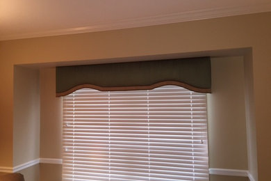 Inspiration for a mid-sized timeless master carpeted bedroom remodel in Chicago with beige walls