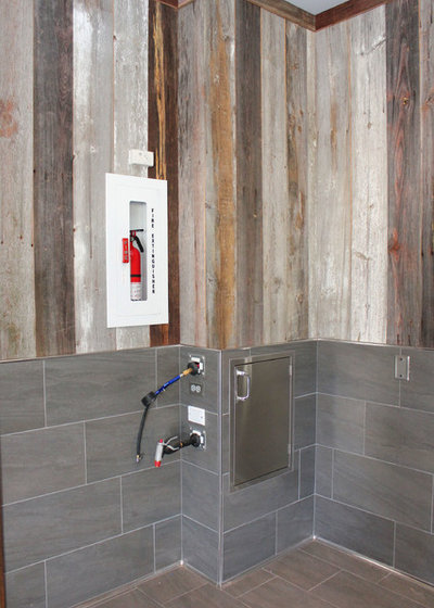 Рустика Хозпостройки by Sandcastle Constructors