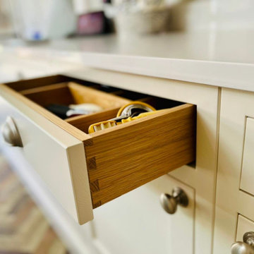 Solid dovetail oak drawers on softclose runners