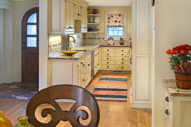 Transitional kitchen photo in Bridgeport