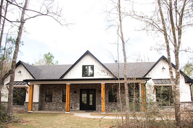 Inspiration for a cottage exterior home remodel in Houston