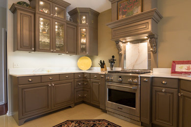 Cottage kitchen photo in Chicago