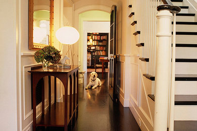 Entryway photo in Los Angeles