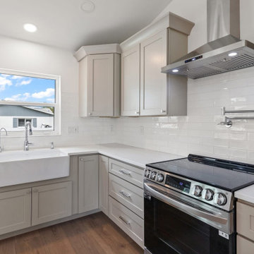 Kitchen Remodel St Pete Beach FL – Shaker Cabinets & Quartz Countertops
