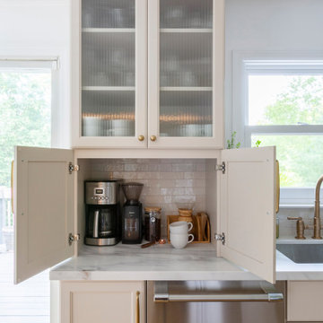 Coffee Nook with Reeded Glass