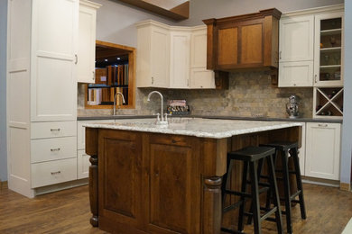 Kitchen - craftsman kitchen idea in Minneapolis