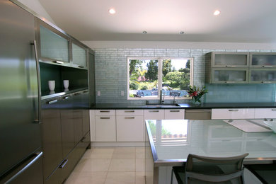 Example of a trendy kitchen design in San Diego
