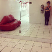 lauren nikrooz's photo