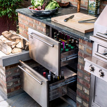 Outdoor kitchen appliances