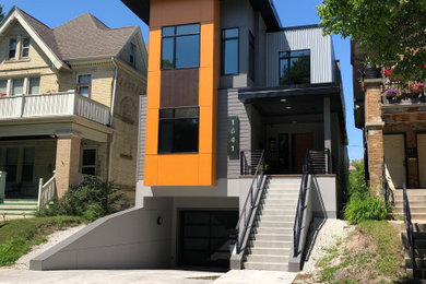 Photo of a contemporary home in Milwaukee.