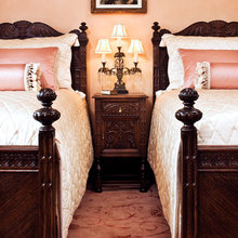 4 poster room