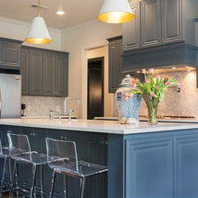 Kitchen Island with stools