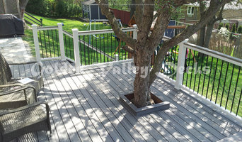 trex island mist deck with tree in the middle