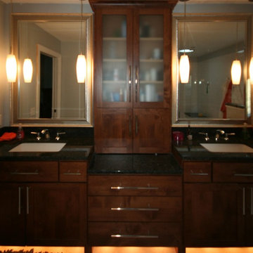 Straight-on Vanity View