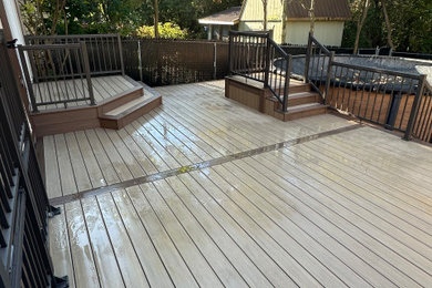 Inspiration for a modern deck remodel in Ottawa