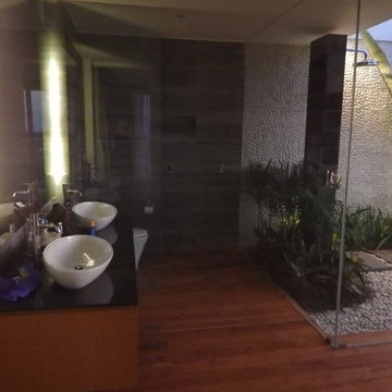 White Pebble exterior shower