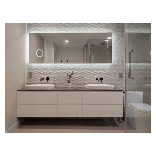 Master Bathroom - Contemporary - Bathroom - Seattle - by Zeek | Houzz