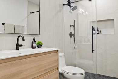 Inspiration for a small modern bathroom remodel in Orange County