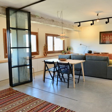 Un loft industrial con aire étnico