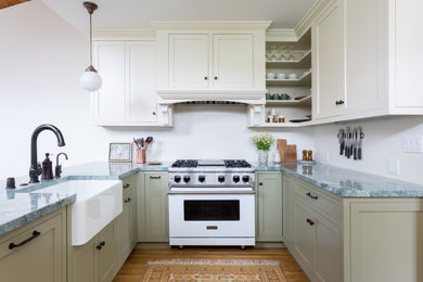 Inspiration for a timeless kitchen remodel in Los Angeles