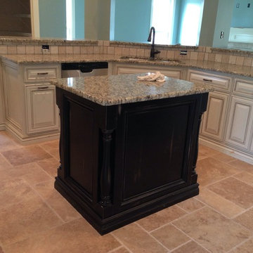 Alabaster White glazed with black distress accents