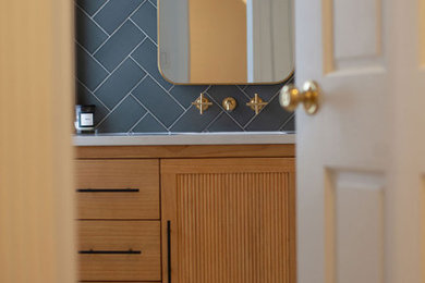 Example of a transitional bathroom design in Philadelphia