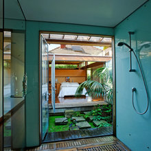 Exterior: Pool