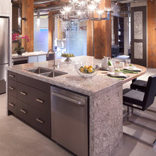 Island/Informal dinning.