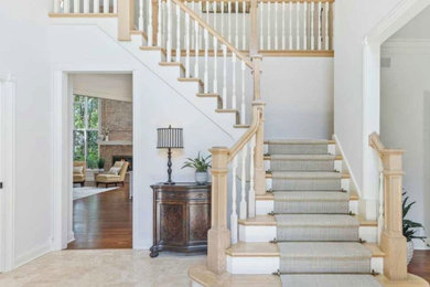 Example of a transitional staircase design in Chicago